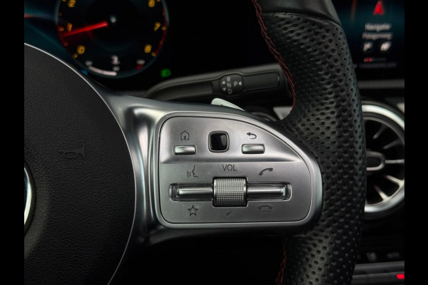 Mercedes-Benz CLA-Klasse Shooting Brake 180 AMG Night Edition | AMG | Pano | Ambilight | Memory