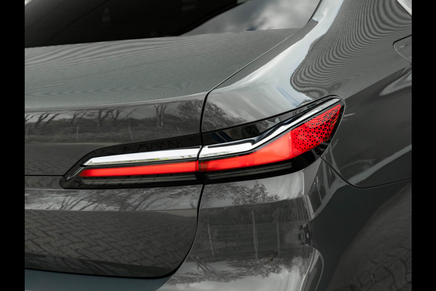 BMW i7 M70 xDrive 106kWh - Executive Drive Pro - Sky Lounge - Individual Interieur