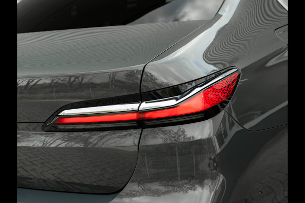 BMW i7 M70 xDrive 106kWh - Executive Drive Pro - Sky Lounge - Individual Interieur