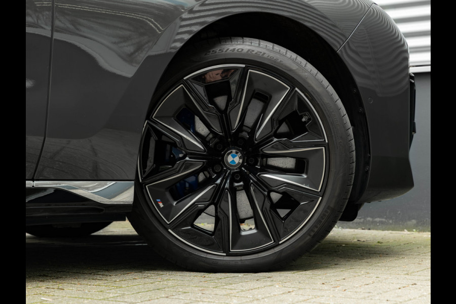 BMW i7 M70 xDrive 106kWh - Executive Drive Pro - Sky Lounge - Individual Interieur