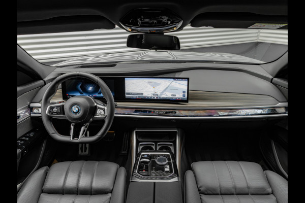 BMW i7 M70 xDrive 106kWh - Executive Drive Pro - Sky Lounge - Individual Interieur