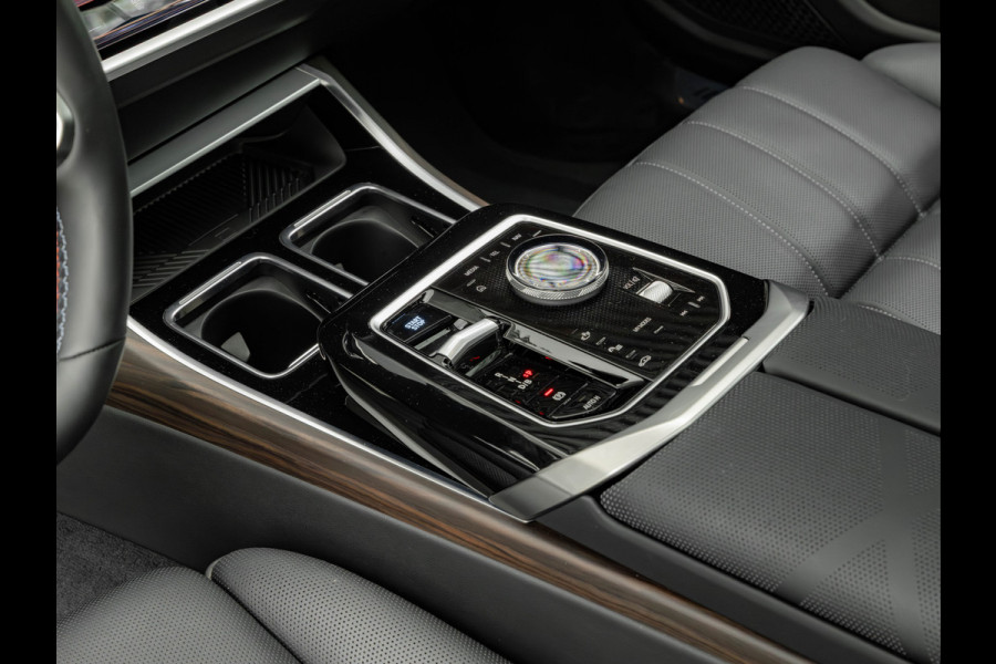BMW i7 M70 xDrive 106kWh - Executive Drive Pro - Sky Lounge - Individual Interieur