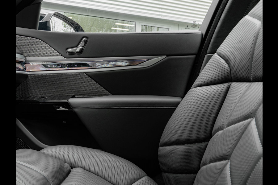 BMW i7 M70 xDrive 106kWh - Executive Drive Pro - Sky Lounge - Individual Interieur
