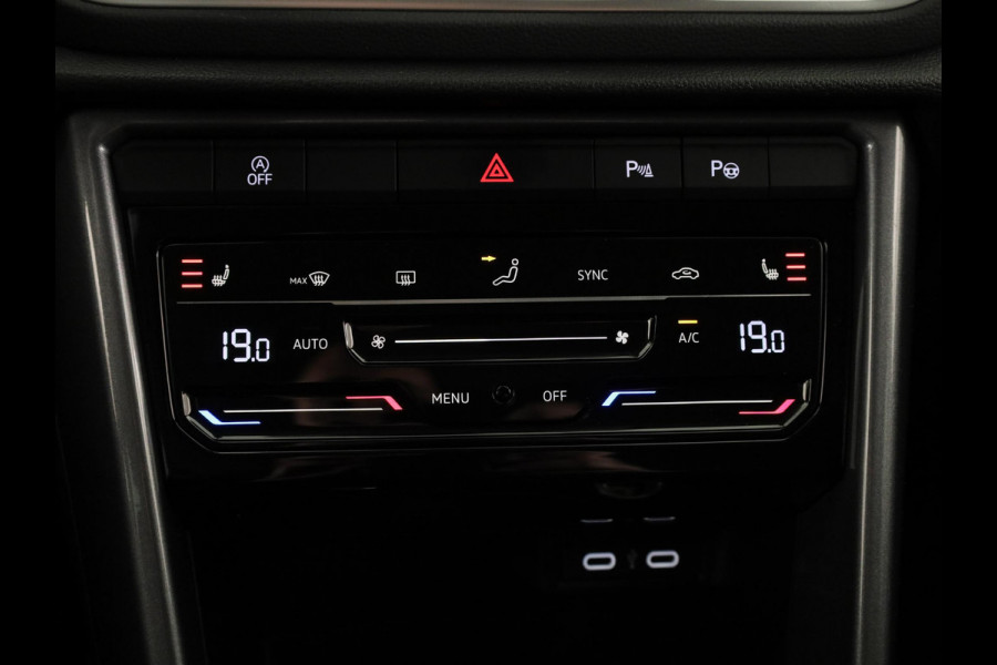 Volkswagen T-Roc 1.5 TSI R-Line Business | Achteruitrijcamera | Ergo Stoelen | Stoelverwarming | Elektrische achterklep |