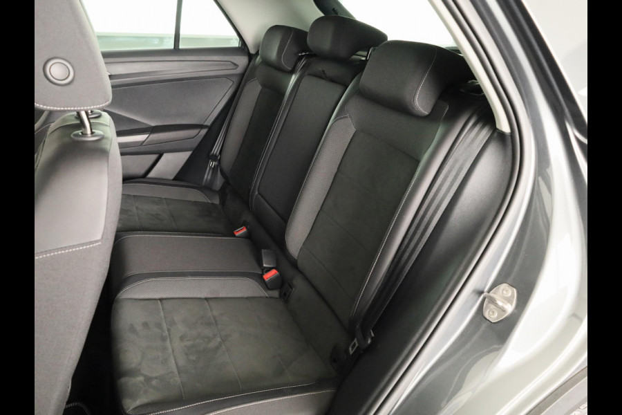 Volkswagen T-Roc 1.5 TSI R-Line Business | Achteruitrijcamera | Ergo Stoelen | Stoelverwarming | Elektrische achterklep |