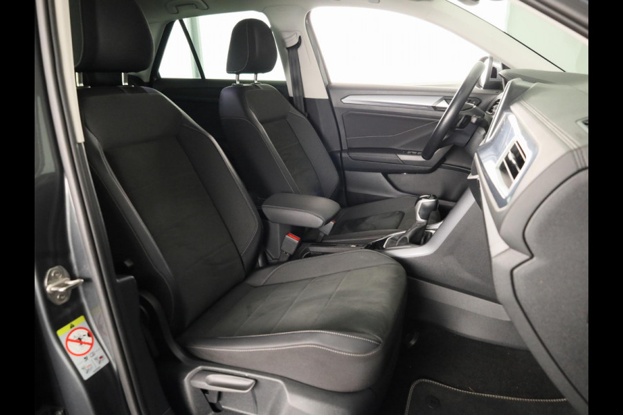 Volkswagen T-Roc 1.5 TSI R-Line Business | Achteruitrijcamera | Ergo Stoelen | Stoelverwarming | Elektrische achterklep |