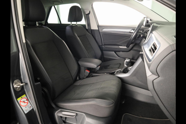 Volkswagen T-Roc 1.5 TSI R-Line Business | Achteruitrijcamera | Ergo Stoelen | Stoelverwarming | Elektrische achterklep |