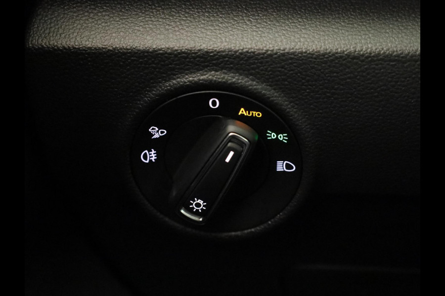 Volkswagen T-Roc 1.5 TSI R-Line Business | Achteruitrijcamera | Ergo Stoelen | Stoelverwarming | Elektrische achterklep |