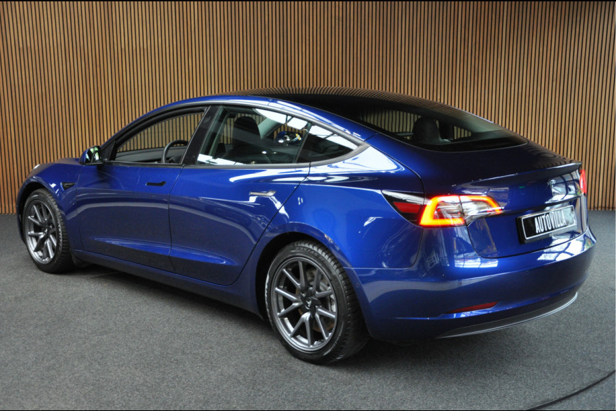 Tesla Model 3 Autopilot ACC Stuurverwarm. Afneemb. trekhaak PDC Leer Navi Panoramadak 360° Elektr. achterklep Stoelverwarming voor & achter Climate voor & achter LM velgen BTW auto!