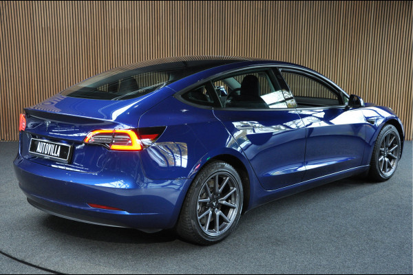 Tesla Model 3 Autopilot ACC Stuurverwarm. Afneemb. trekhaak PDC Leer Navi Panoramadak 360° Elektr. achterklep Stoelverwarming voor & achter Climate voor & achter LM velgen BTW auto!