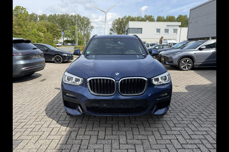 BMW X3 xDrive30e M Sport | M pakket | Trekhaak | Sportstoelen | Stoelverwarming | 360 graden camera | Led koplampen | Head up Display