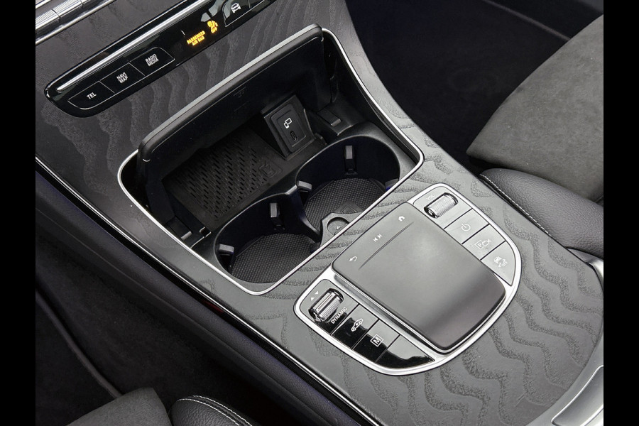 Mercedes-Benz GLC 300 e 4MATIC Business Solution AMG Inclusief 24 maanden Mercedes-Benz Certified garantie voor Europa.