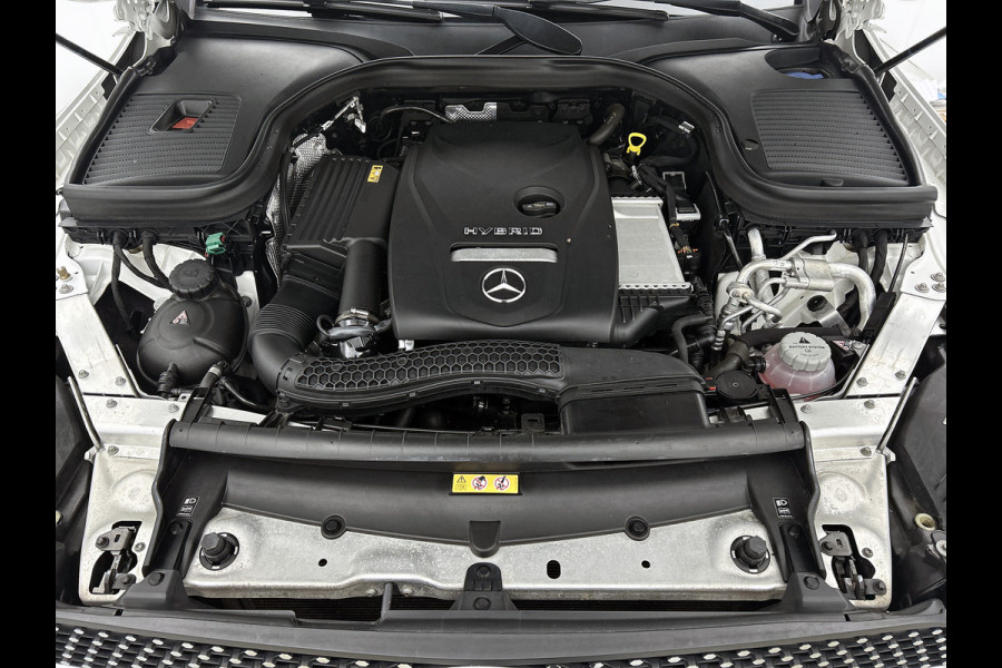 Mercedes-Benz GLC 300 e 4MATIC Business Solution AMG Inclusief 24 maanden Mercedes-Benz Certified garantie voor Europa.