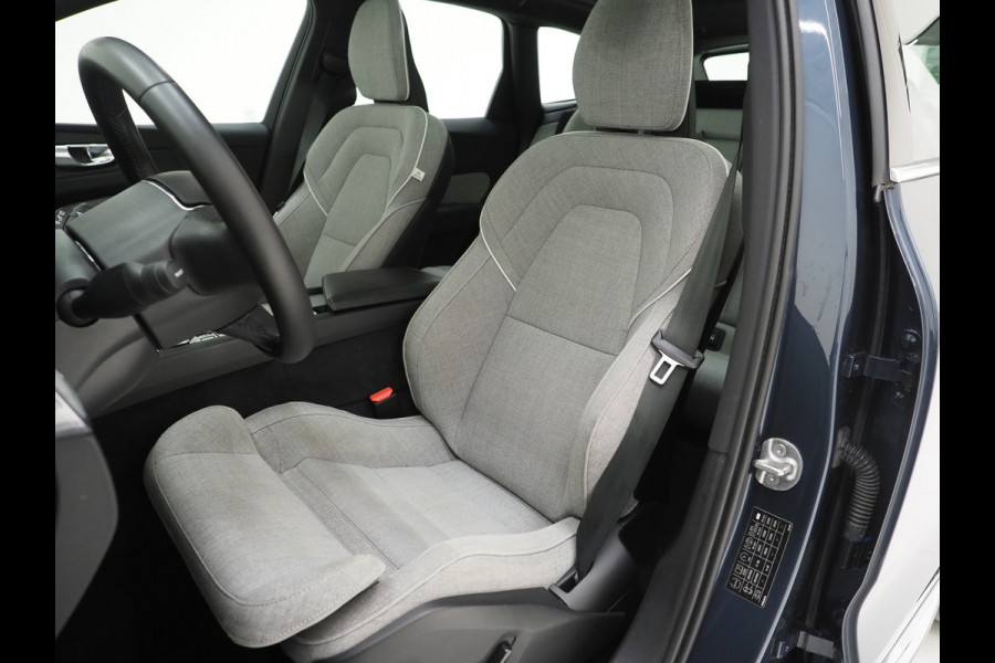 Volvo XC60 2.0 T6 Plug-in hybrid AWD Ultimate | Panoramadak | Trekhaak | Tailored Wool Blend | Luchtvering | HUD | Harman/Kardon
