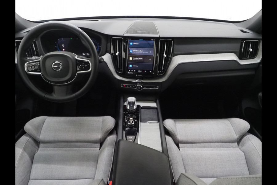Volvo XC60 2.0 T6 Plug-in hybrid AWD Ultimate | Panoramadak | Trekhaak | Tailored Wool Blend | Luchtvering | HUD | Harman/Kardon