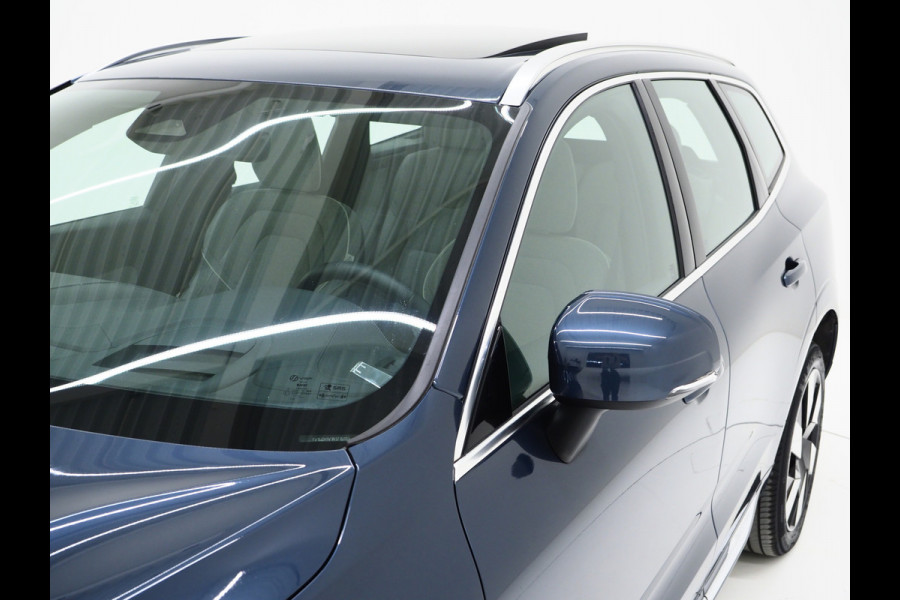 Volvo XC60 2.0 T6 Plug-in hybrid AWD Ultimate | Panoramadak | Trekhaak | Tailored Wool Blend | Luchtvering | HUD | Harman/Kardon