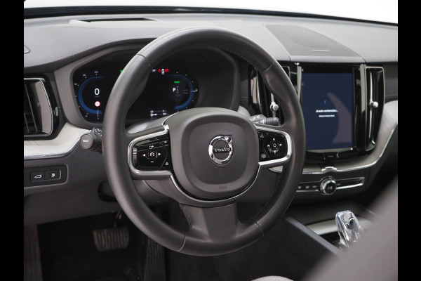 Volvo XC60 2.0 T6 Plug-in hybrid AWD Ultimate | Panoramadak | Trekhaak | Tailored Wool Blend | Luchtvering | HUD | Harman/Kardon