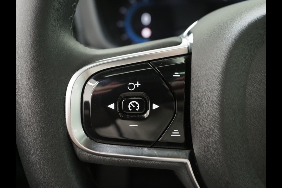Volvo XC60 2.0 T6 Plug-in hybrid AWD Ultimate | Panoramadak | Trekhaak | Tailored Wool Blend | Luchtvering | HUD | Harman/Kardon