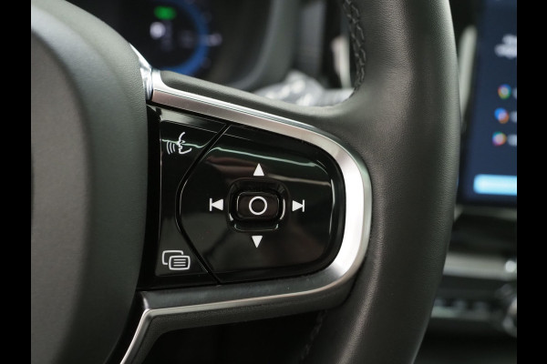 Volvo XC60 2.0 T6 Plug-in hybrid AWD Ultimate | Panoramadak | Trekhaak | Tailored Wool Blend | Luchtvering | HUD | Harman/Kardon