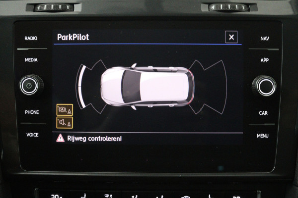 Volkswagen Golf 1.0 TSI Comfortline Business (NAVIGATIE, STOELVERWARMING, PARKEERSENSOREN, CLIMA, GOED ONDERHOUDEN)