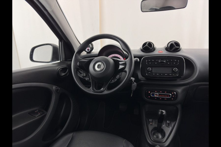 Smart Forfour EQ Essential 18 kWh [ 3-Fase ] (INCL.BTW) *LEATHER | HEATED-COMFORTSEATS | PRIVACY-GLASS | AIRCO | CRUISE | 15''ALU*