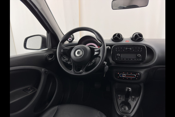 Smart Forfour EQ Essential 18 kWh [ 3-Fase ] (INCL.BTW) *LEATHER | HEATED-COMFORTSEATS | PRIVACY-GLASS | AIRCO | CRUISE | 15''ALU*