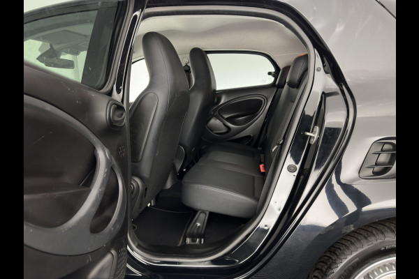 Smart Forfour EQ Essential 18 kWh [ 3-Fase ] (INCL.BTW) *LEATHER | HEATED-COMFORTSEATS | PRIVACY-GLASS | AIRCO | CRUISE | 15''ALU*