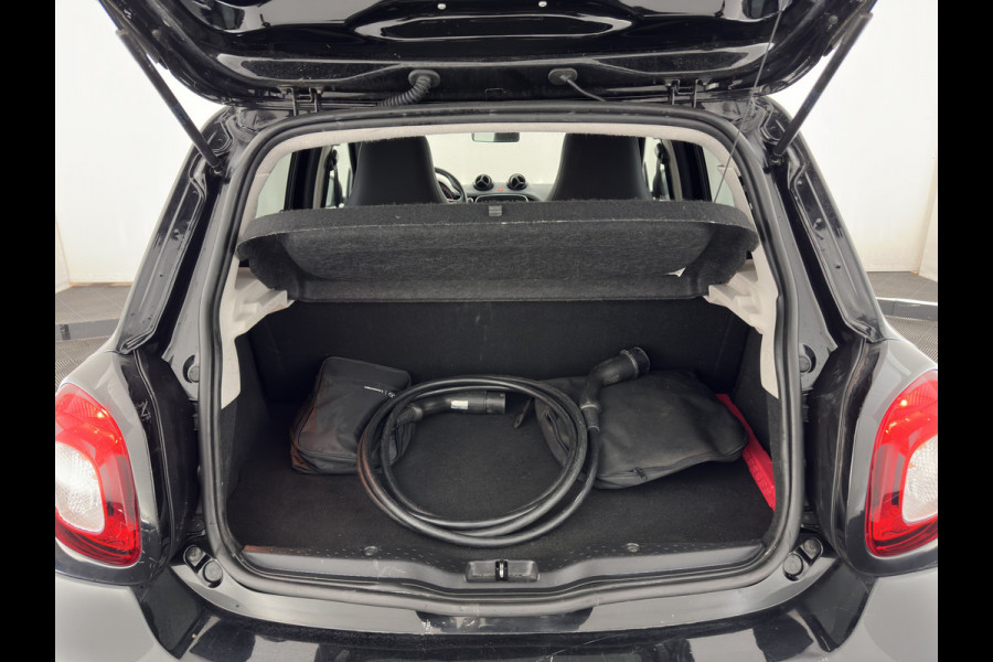 Smart Forfour EQ Essential 18 kWh [ 3-Fase ] (INCL.BTW) *LEATHER | HEATED-COMFORTSEATS | PRIVACY-GLASS | AIRCO | CRUISE | 15''ALU*
