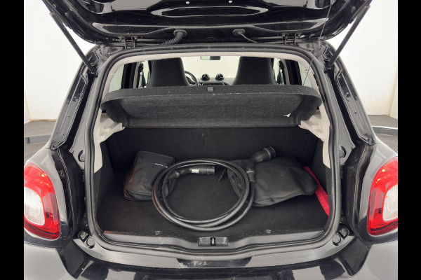 Smart Forfour EQ Essential 18 kWh [ 3-Fase ] (INCL.BTW) *LEATHER | HEATED-COMFORTSEATS | PRIVACY-GLASS | AIRCO | CRUISE | 15''ALU*