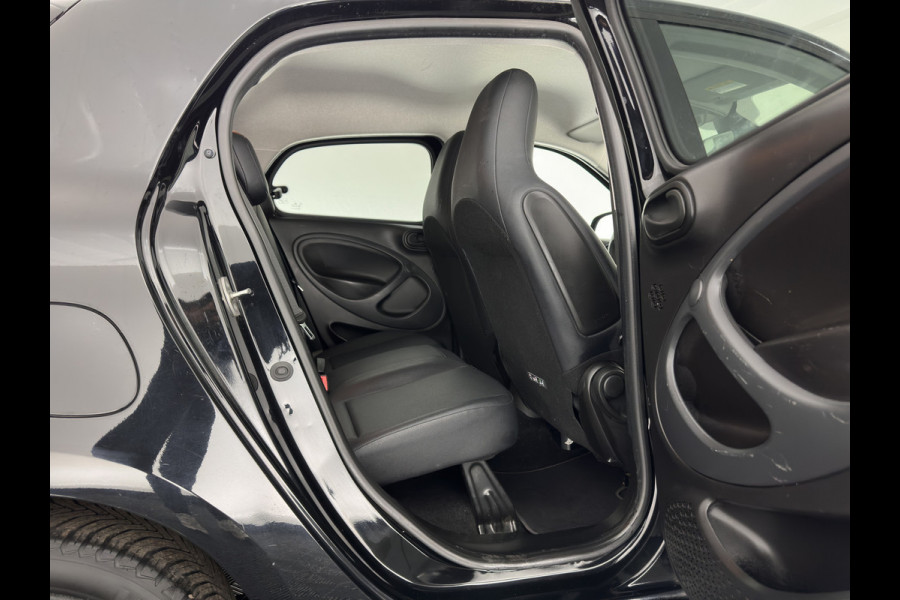 Smart Forfour EQ Essential 18 kWh [ 3-Fase ] (INCL.BTW) *LEATHER | HEATED-COMFORTSEATS | PRIVACY-GLASS | AIRCO | CRUISE | 15''ALU*