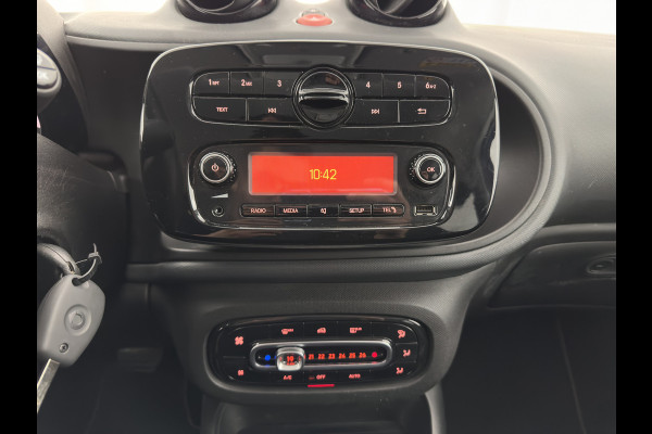 Smart Forfour EQ Essential 18 kWh [ 3-Fase ] (INCL.BTW) *LEATHER | HEATED-COMFORTSEATS | PRIVACY-GLASS | AIRCO | CRUISE | 15''ALU*