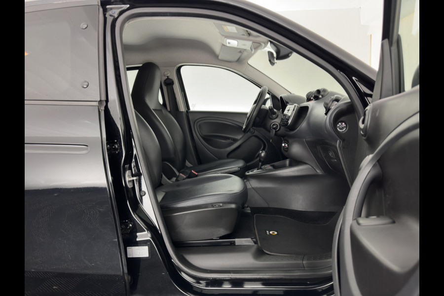 Smart Forfour EQ Essential 18 kWh [ 3-Fase ] (INCL.BTW) *LEATHER | HEATED-COMFORTSEATS | PRIVACY-GLASS | AIRCO | CRUISE | 15''ALU*