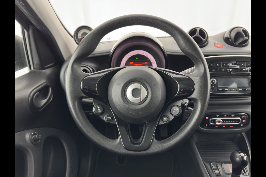 Smart Forfour EQ Essential 18 kWh [ 3-Fase ] (INCL.BTW) *LEATHER | HEATED-COMFORTSEATS | PRIVACY-GLASS | AIRCO | CRUISE | 15''ALU*