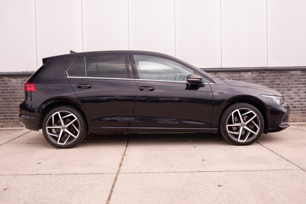 Volkswagen Golf 1.4 eHybrid Style | Carplay | Camera | Memory | Navi | Sfeerverlichting | LED