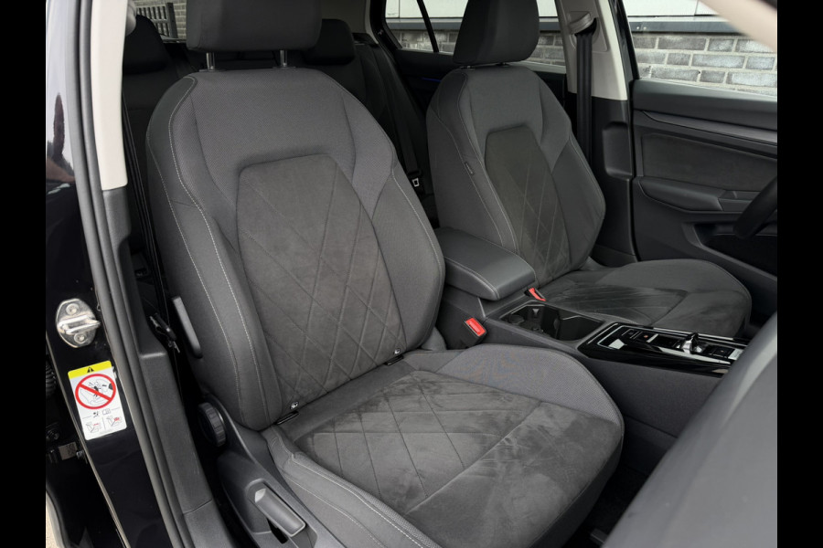 Volkswagen Golf 1.4 eHybrid Style | Carplay | Camera | Memory | Navi | Sfeerverlichting | LED