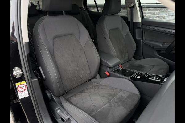 Volkswagen Golf 1.4 eHybrid Style | Carplay | Camera | Memory | Navi | Sfeerverlichting | LED