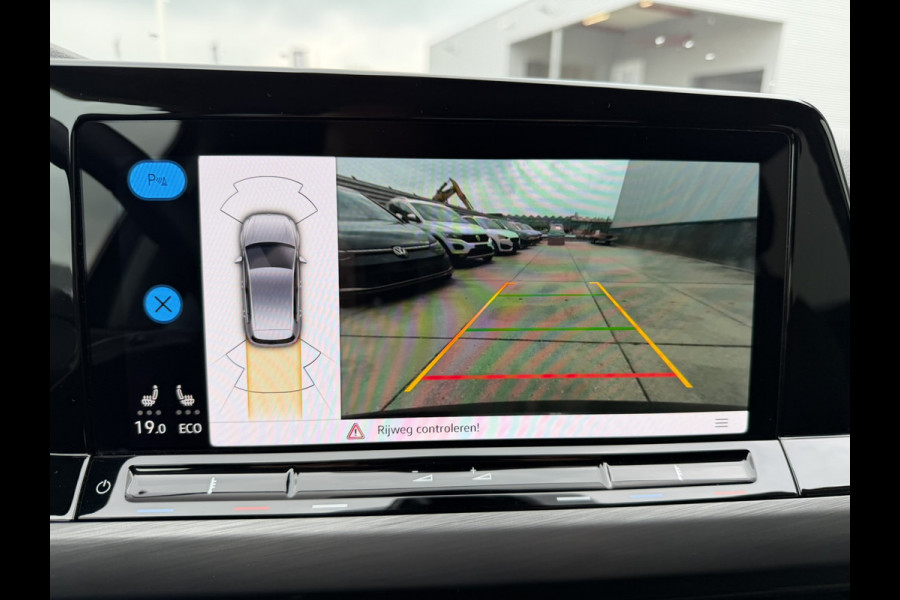 Volkswagen Golf 1.4 eHybrid Style | Carplay | Camera | Memory | Navi | Sfeerverlichting | LED