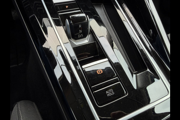Volkswagen Golf 1.4 eHybrid Style | Carplay | Camera | Memory | Navi | Sfeerverlichting | LED