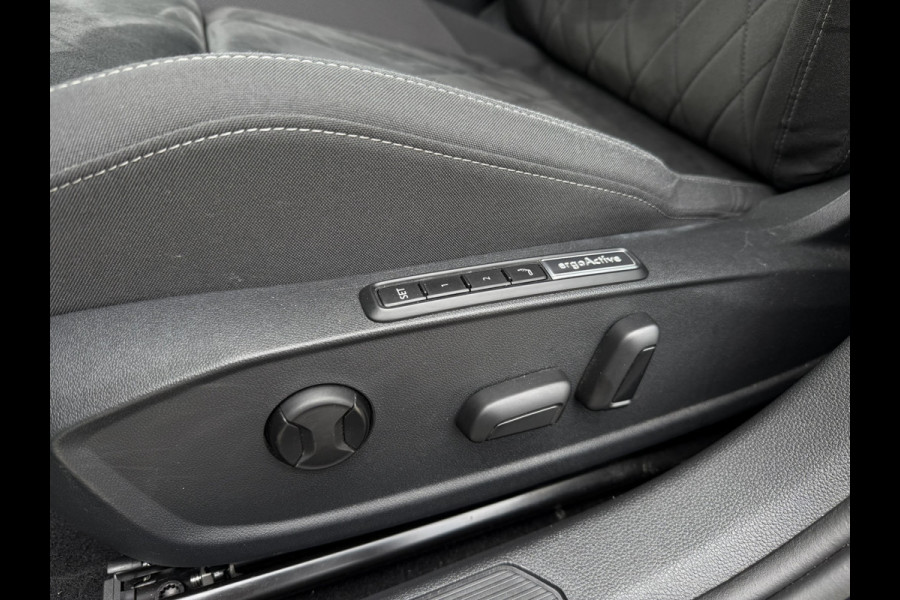 Volkswagen Golf 1.4 eHybrid Style | Carplay | Camera | Memory | Navi | Sfeerverlichting | LED