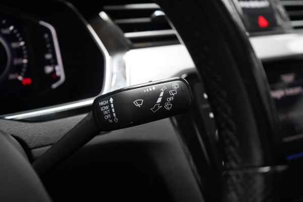 Volkswagen Passat Variant 1.4 TSI PHEV GTE | PANO | ACC | STOELVERWARMING