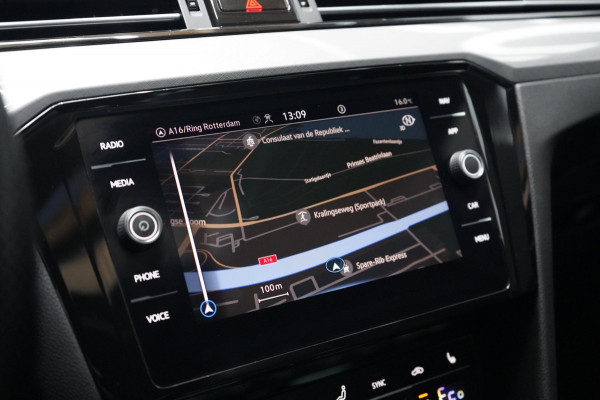 Volkswagen Passat Variant 1.4 TSI PHEV GTE | PANO | ACC | STOELVERWARMING