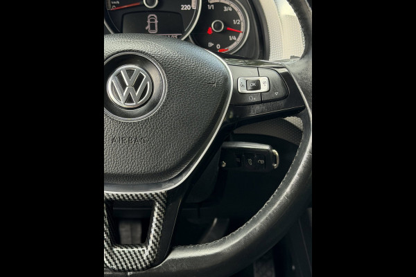 Volkswagen up! 1.0 BMT high up! 5Drs - 89.000 KM I Airco I Sport velgen I LED I PDC I Comfort pakket I Achteruitrij Camera