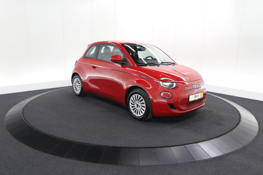 Fiat 500 Urban 42 kWh | SOH 97,9% | 3 Fase | Camera | Apple Carplay | Keyless start