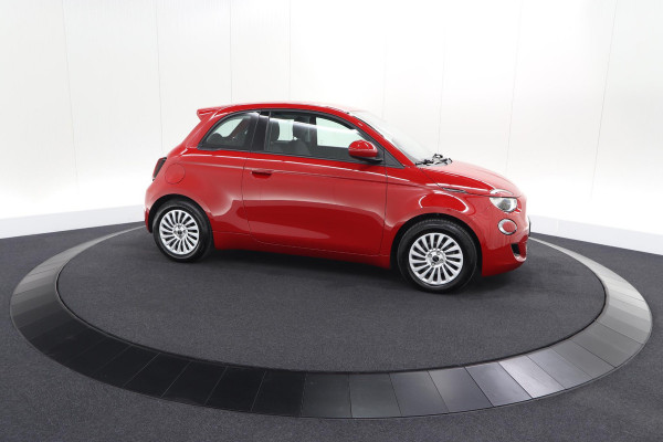 Fiat 500 Urban 42 kWh | SOH 97,9% | 3 Fase | Camera | Apple Carplay | Keyless start