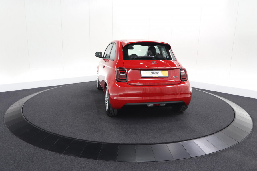 Fiat 500 Urban 42 kWh | SOH 97,9% | 3 Fase | Camera | Apple Carplay | Keyless start