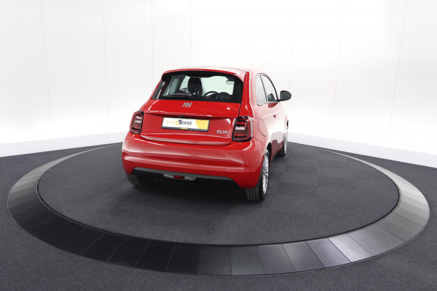 Fiat 500 Urban 42 kWh | SOH 97,9% | 3 Fase | Camera | Apple Carplay | Keyless start