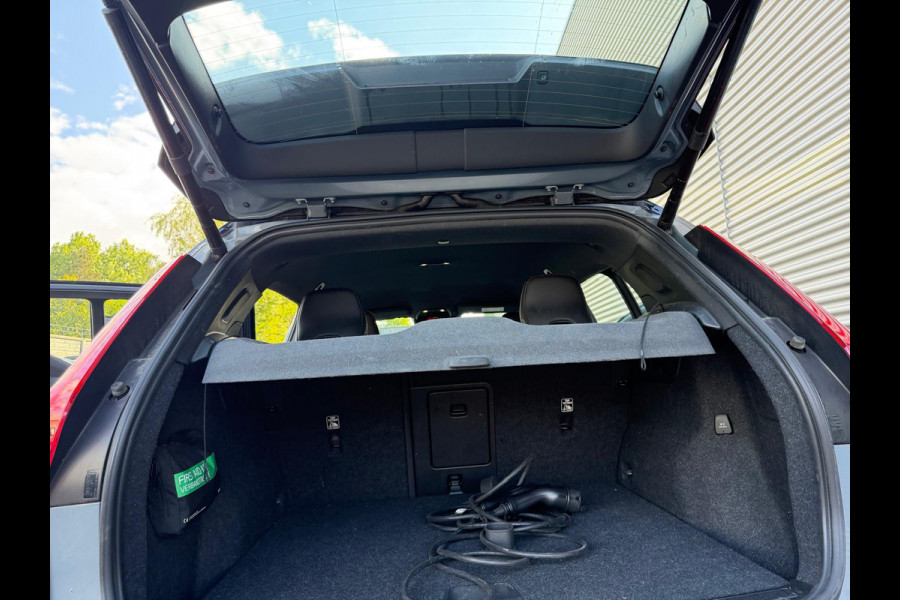 Volvo XC40 T5 Aut. Plug-in Hybrid R-Design Parkassist Keyless 262pk