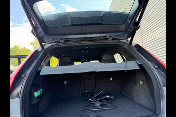 Volvo XC40 T5 Aut. Plug-in Hybrid R-Design Parkassist Keyless 262pk