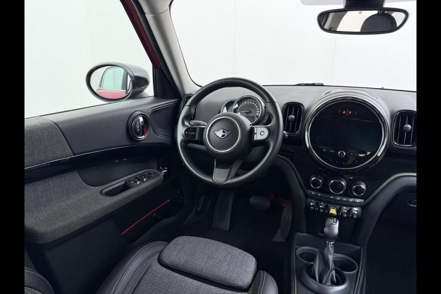 MINI Countryman 1.5 Cooper S E ALL4 Classic VAN: 26.900,- VOOR: 24.770,- UW WKVOORDEEL: 2.130,- | SPORTSTOELEN | AFN. TREKHAAK | 4X4 | STOELVERWARMING|