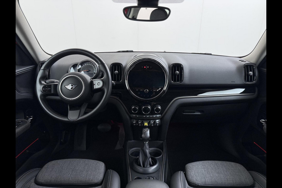 MINI Countryman 1.5 Cooper S E ALL4 Classic VAN: 26.900,- VOOR: 24.770,- UW WKVOORDEEL: 2.130,- | SPORTSTOELEN | AFN. TREKHAAK | 4X4 | STOELVERWARMING|